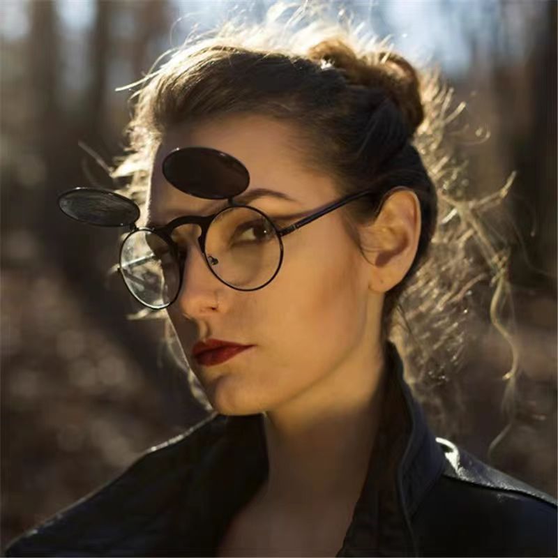 نظارات شمسية دائرية حمراء بتصم - مراجعة Metal Photo Panel وسعره